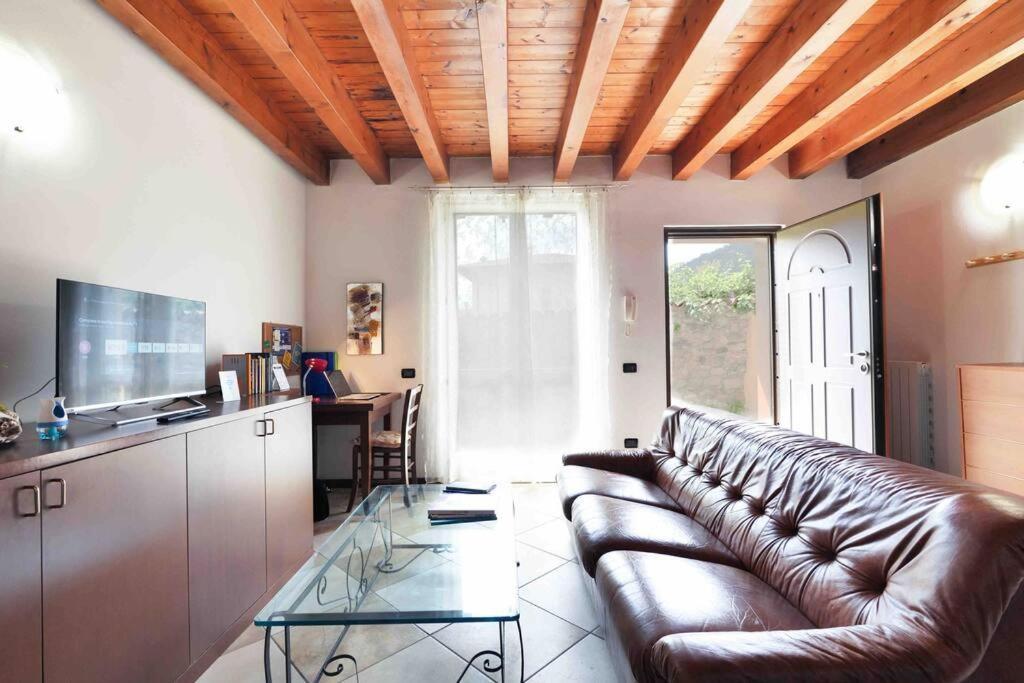 Appartamento Borgo Di Terzo Bifocale In Centro Storico Check In 24H Fast Wi-Fi Bus 500M Esterno foto