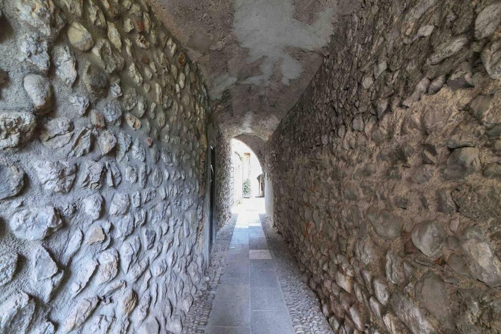 Appartamento Borgo Di Terzo Bifocale In Centro Storico Check In 24H Fast Wi-Fi Bus 500M Esterno foto