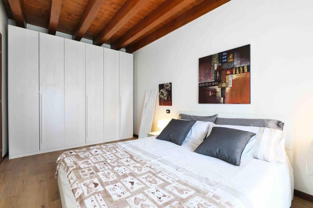 Appartamento Borgo Di Terzo Bifocale In Centro Storico Check In 24H Fast Wi-Fi Bus 500M Esterno foto