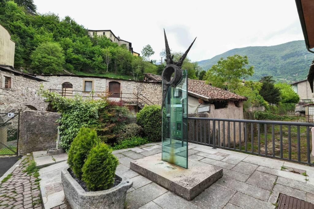 Appartamento Borgo Di Terzo Bifocale In Centro Storico Check In 24H Fast Wi-Fi Bus 500M Esterno foto