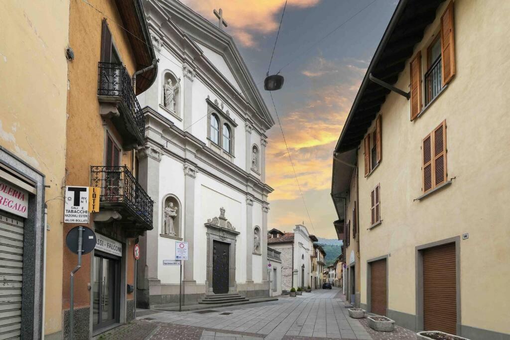 Appartamento Borgo Di Terzo Bifocale In Centro Storico Check In 24H Fast Wi-Fi Bus 500M Esterno foto